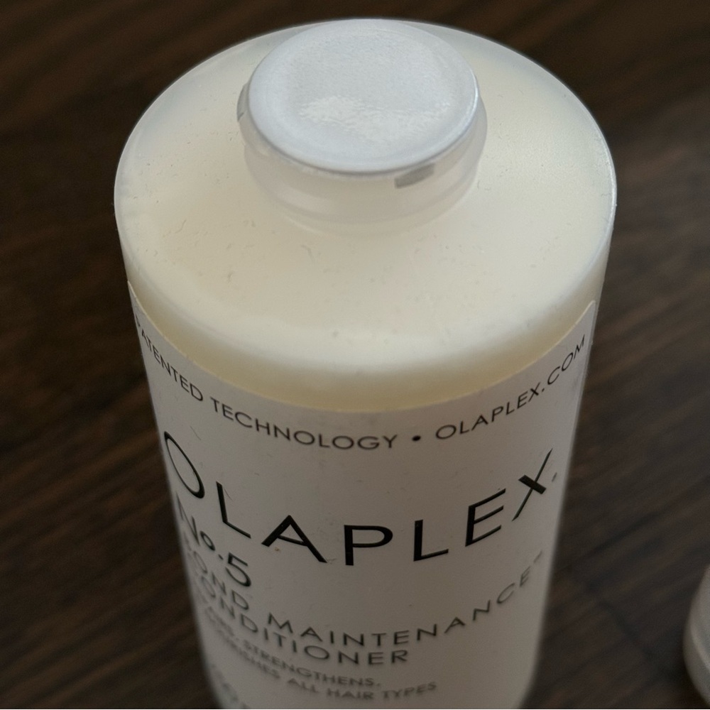 SEALED OLAPLEX No.5 Bond Maintenance Strengthening & Reparative Hair Conditioner - Picture 2 of 3
